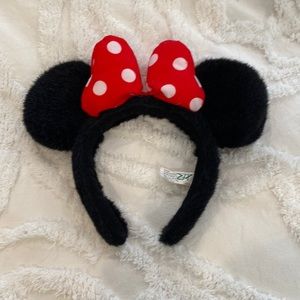 Fuzzy mini mouse ears